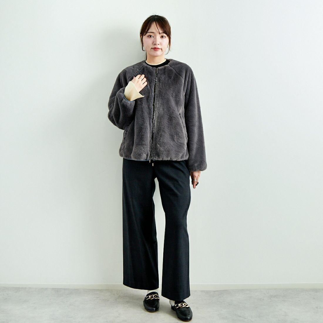 Jeans Factory Clothes [ジーンズファクトリークローズ] リバーシブルフェイクファーブルゾン [147221] 08 ﾁｬｺｰﾙ &&モデル身長：167cm 着用サイズ：F&&