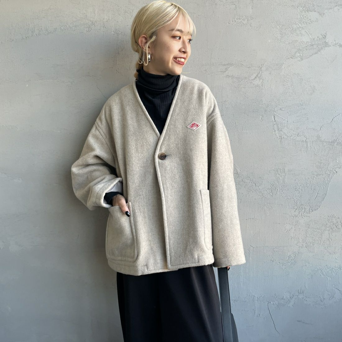DANTON [ダントン] ウールライトパイル Vネックジャケット [DT-A0542SWP] GREY &&モデル身長：150cm 着用サイズ：36&&