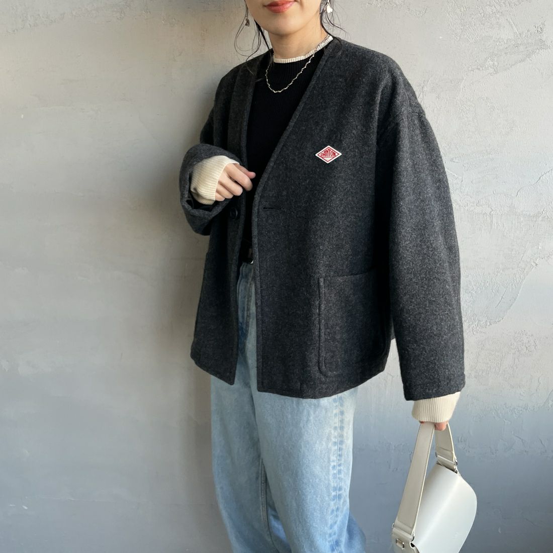 DANTON [ダントン] ウールライトパイル Vネックジャケット [DT-A0542SWP] CHARCOAL &&モデル身長：160cm 着用サイズ：36&&
