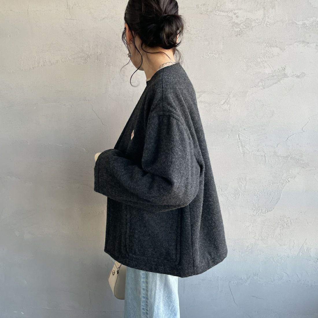 DANTON [ダントン] ウールライトパイル Vネックジャケット [DT-A0542SWP] CHARCOAL &&モデル身長：160cm 着用サイズ：36&&