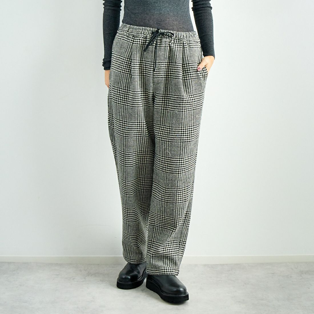 840 BLACK&&モデル身長：167cm 着用サイズ：F&&