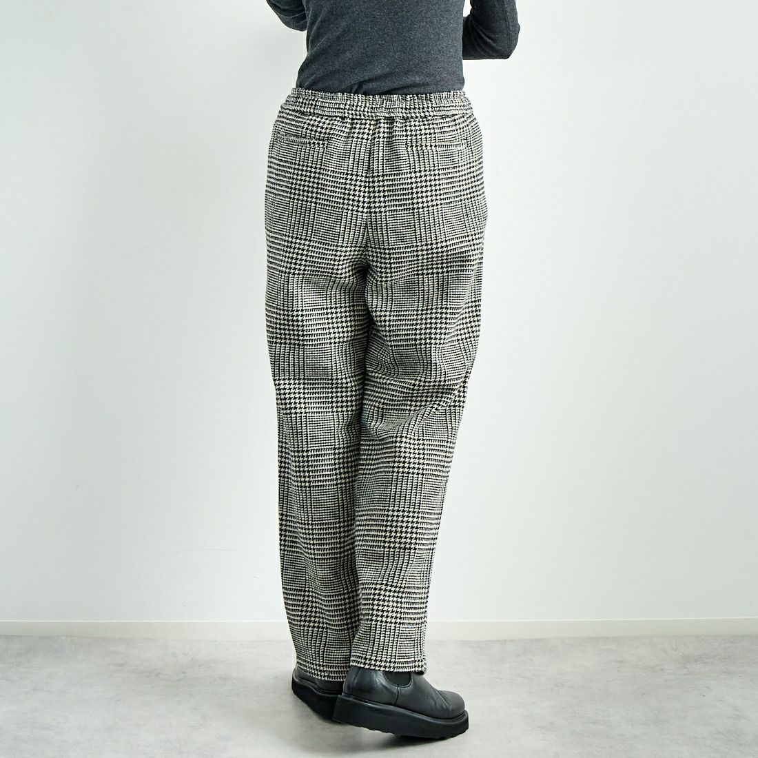 Noir Fabrik [ヌワールファブリック] カラーネップイージーパンツ [LFB800] 840 BLACK &&モデル身長：167cm 着用サイズ：F&&