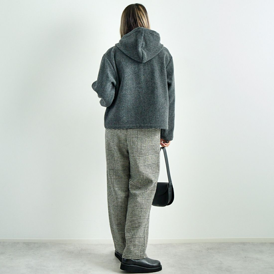 Noir Fabrik [ヌワールファブリック] カラーネップイージーパンツ [LFB800] 840 BLACK &&モデル身長：167cm 着用サイズ：F&&