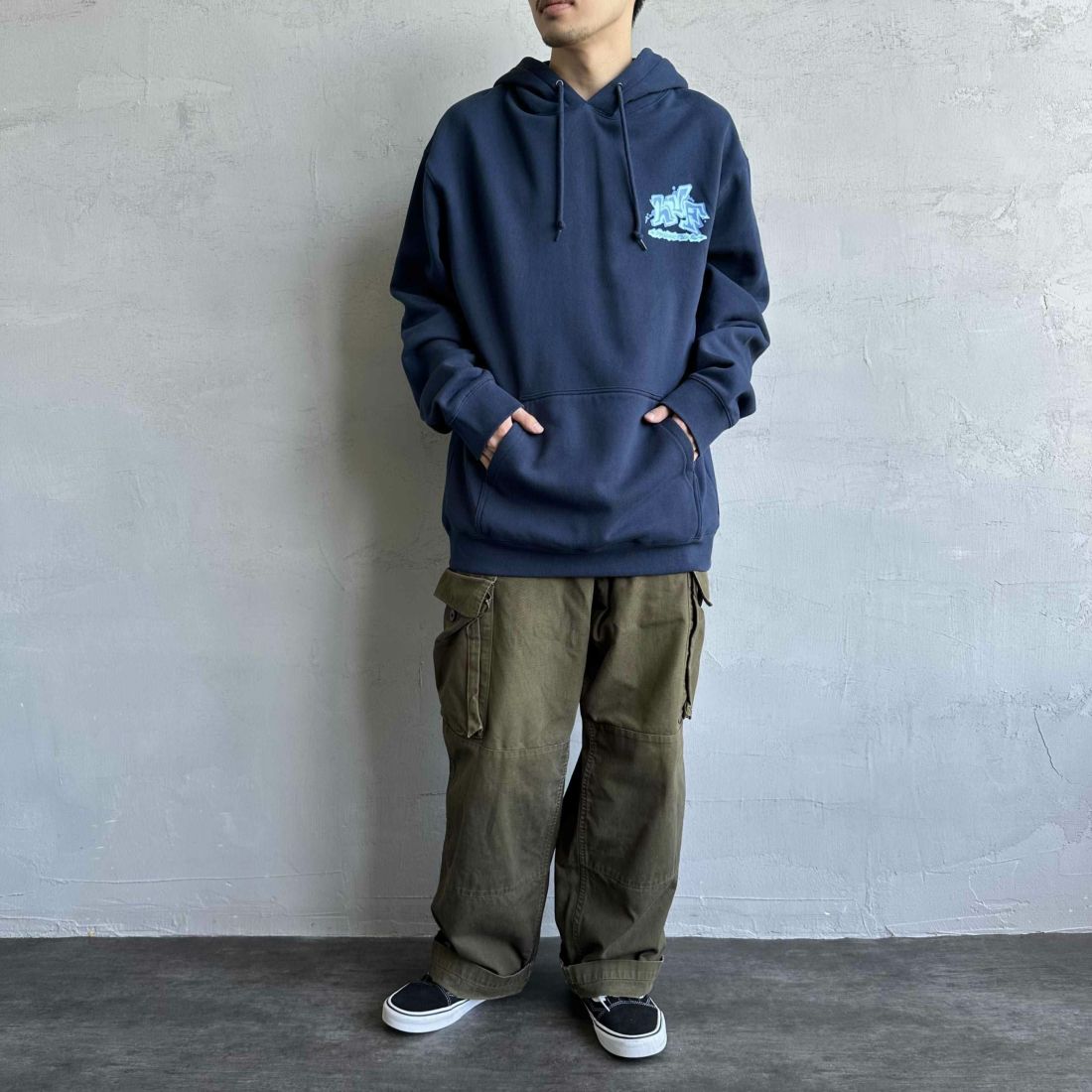 HUF [ハフ] PRODUCTIONS プルオーバーパーカー [PF00686] NIGHTSHADE &&モデル身長：168cm 着用サイズ：L&&