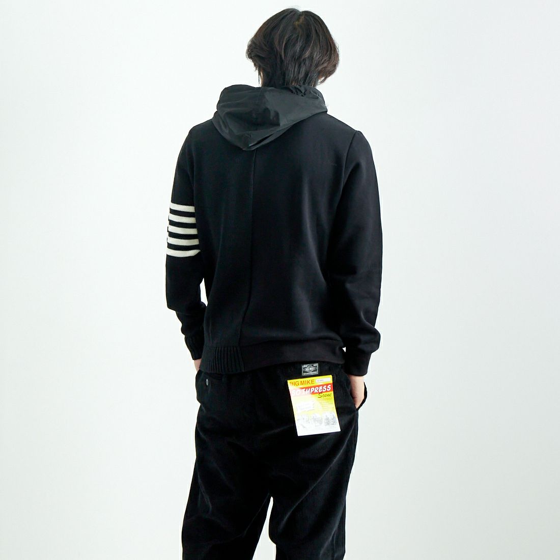 P.M.D.S. [ピーエムディーエス] 切り替えパーカー [RAISAMGA435] BLACK &&モデル身長：179cm 着用サイズ：L&&