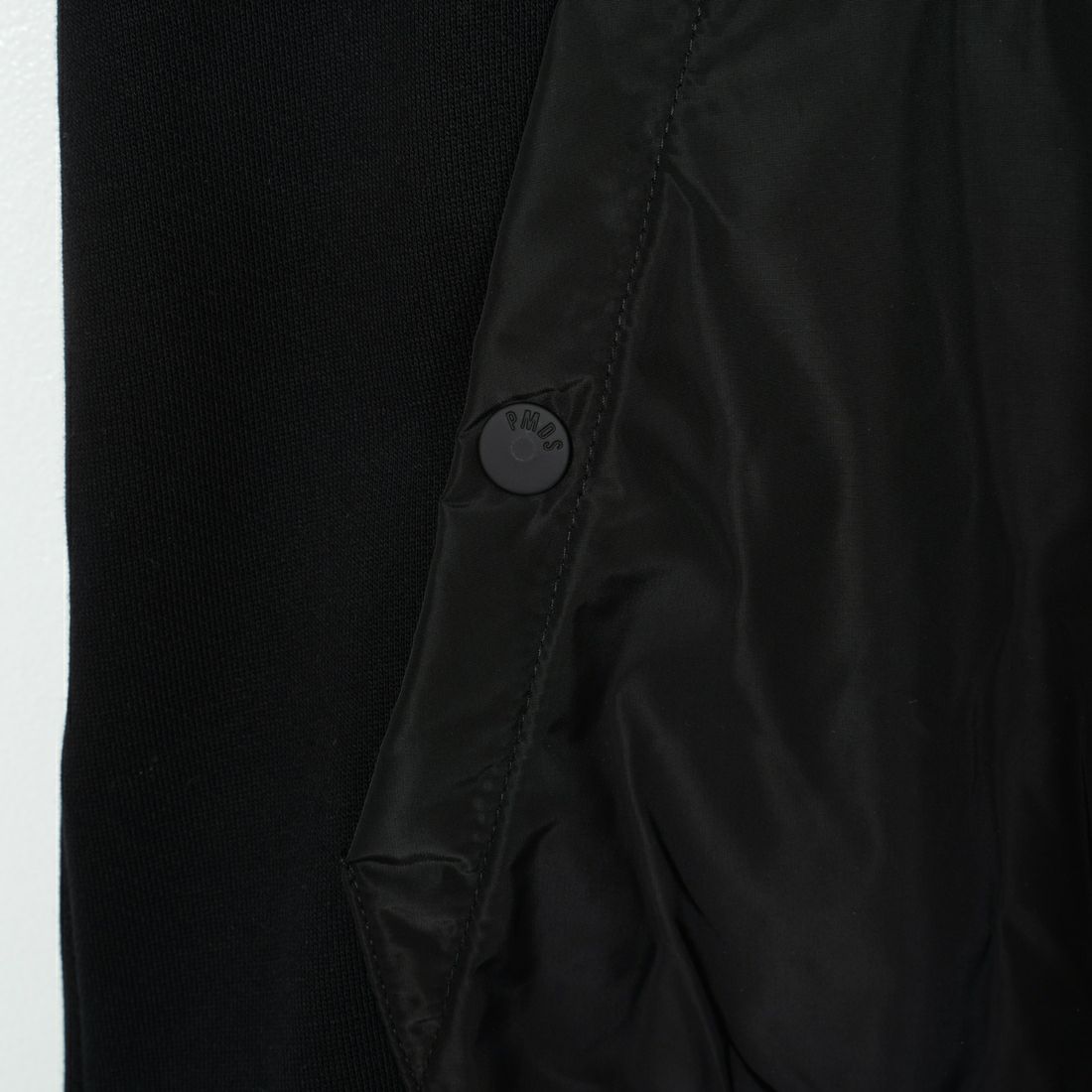 P.M.D.S. [ピーエムディーエス] 切り替えパーカー [RAISAMGA435] BLACK