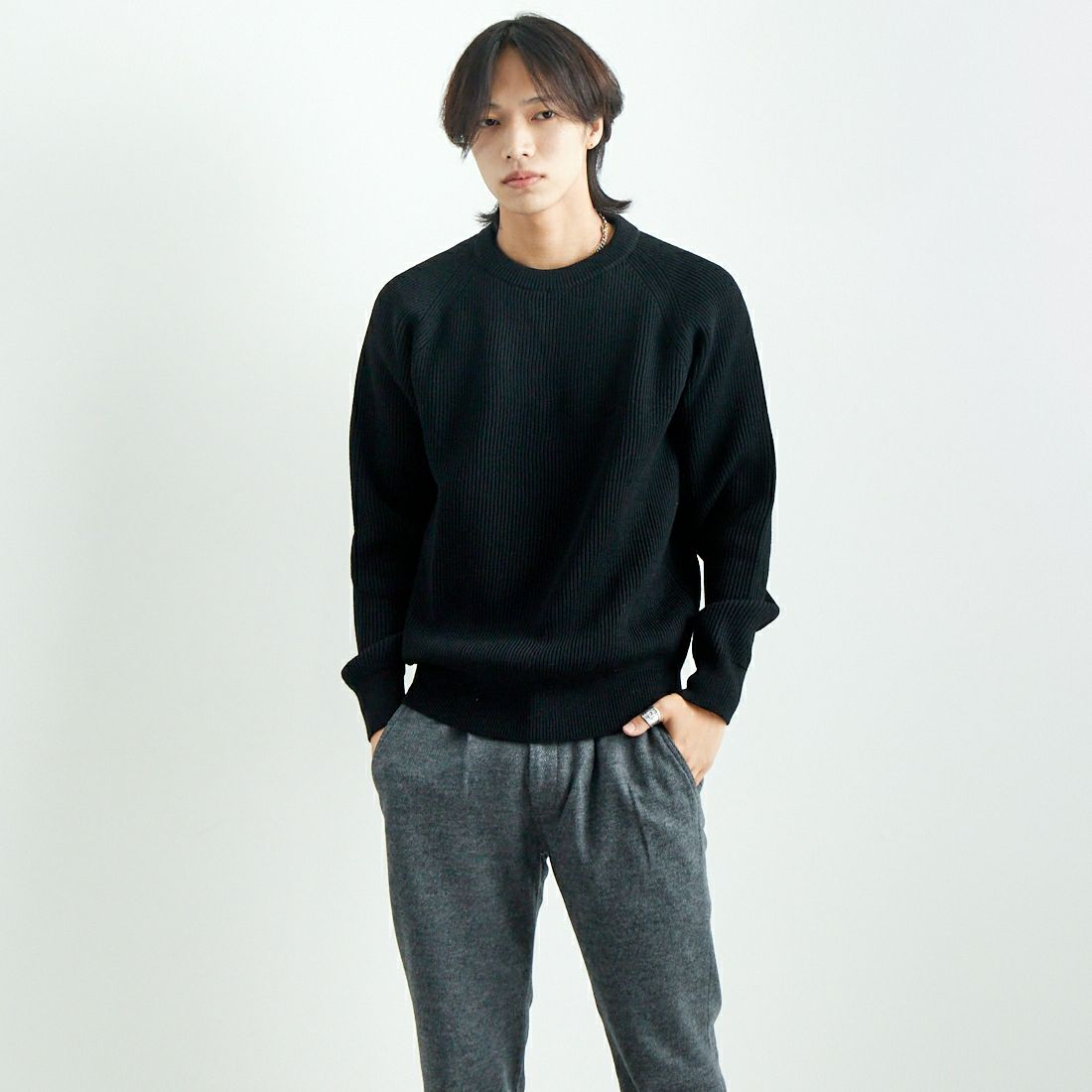 Vincent et Mireille [ヴァンソン エ ミレイユ] クルーネックセーター [VM242WA13010] 09 BLACK &&モデル身長：179cm 着用サイズ：40&&