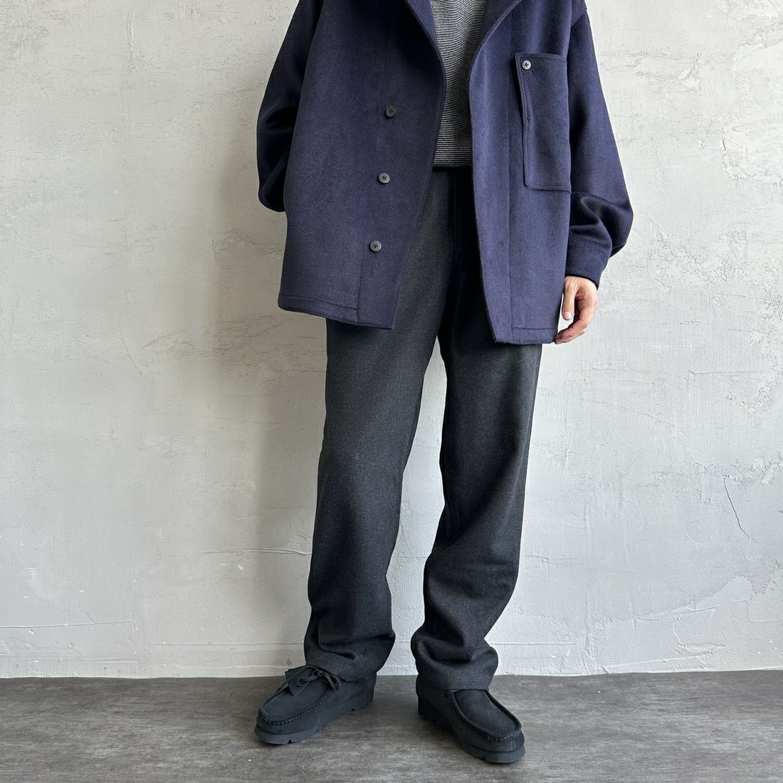 GRAMiCCi [グラミチ] ウールリラックスドプリーツドトラウザー [G4FM-P065] CHARCOAL W &&モデル身長：168cm 着用サイズ：M&&