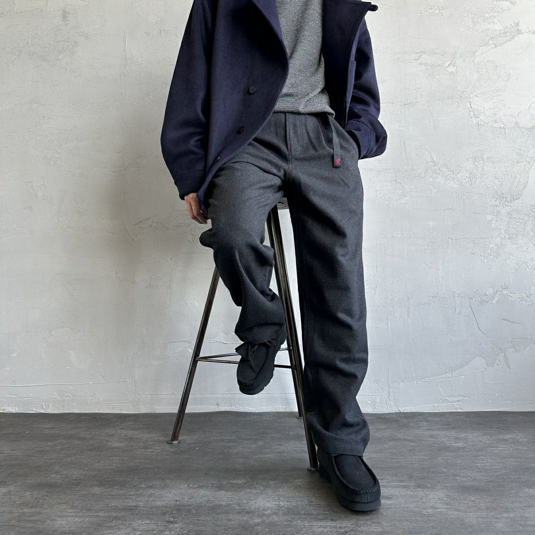 GRAMiCCi [グラミチ] ウールリラックスドプリーツドトラウザー [G4FM-P065] CHARCOAL W &&モデル身長：168cm 着用サイズ：M&&