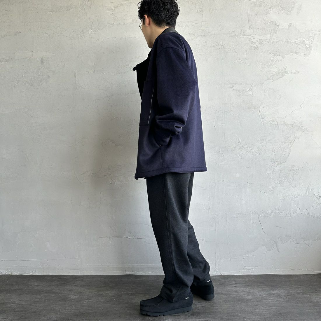 GRAMiCCi [グラミチ] ウールリラックスドプリーツドトラウザー [G4FM-P065] CHARCOAL W &&モデル身長：168cm 着用サイズ：M&&