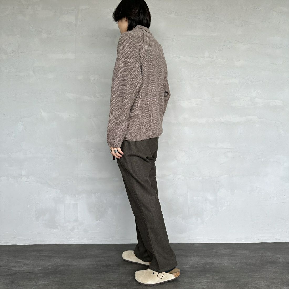 GRAMiCCi [グラミチ] ウールリラックスドプリーツドトラウザー [G4FM-P065] UMBER WOOL &&モデル身長：179cm 着用サイズ：L&&