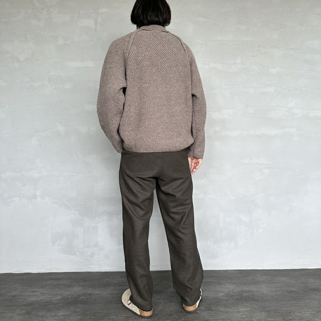 GRAMiCCi [グラミチ] ウールリラックスドプリーツドトラウザー [G4FM-P065] UMBER WOOL &&モデル身長：179cm 着用サイズ：L&&