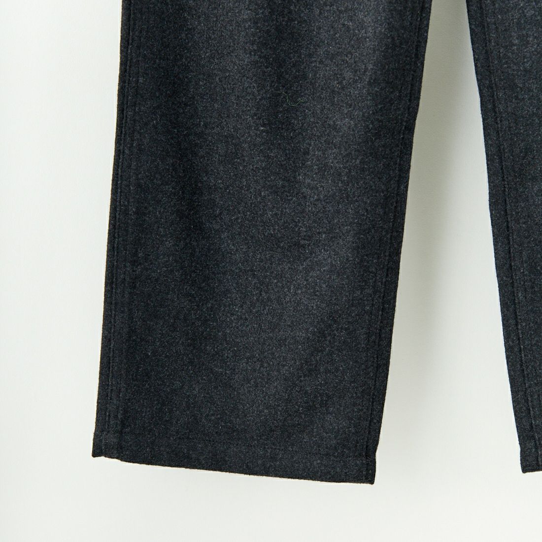 GRAMiCCi [グラミチ] ウールリラックスドプリーツドトラウザー [G4FM-P065] CHARCOAL W