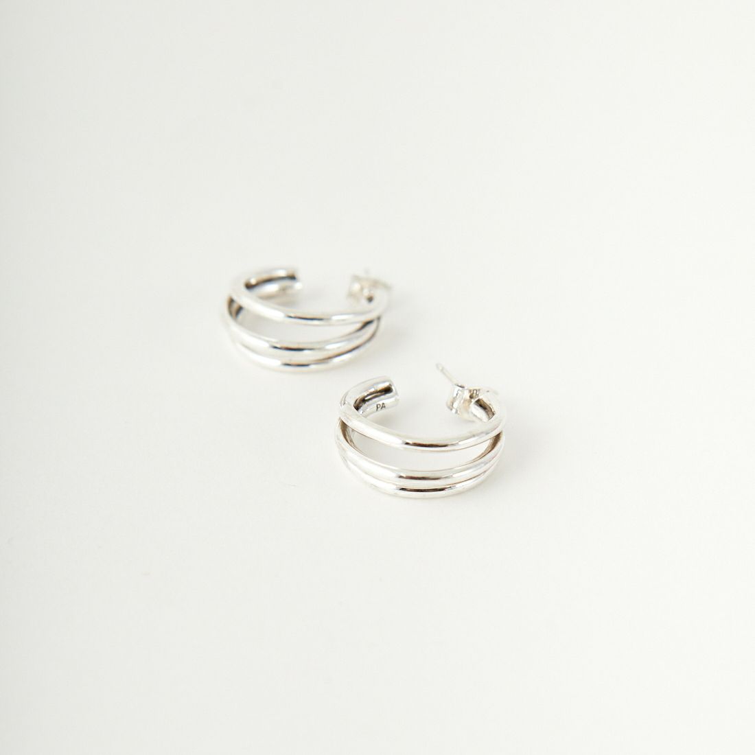 PHILIPPE AUDIBERT [フィリップ オーディベール] CREOLE NEAL PM LATION シルバーフープピアス [BO4760] SILVER