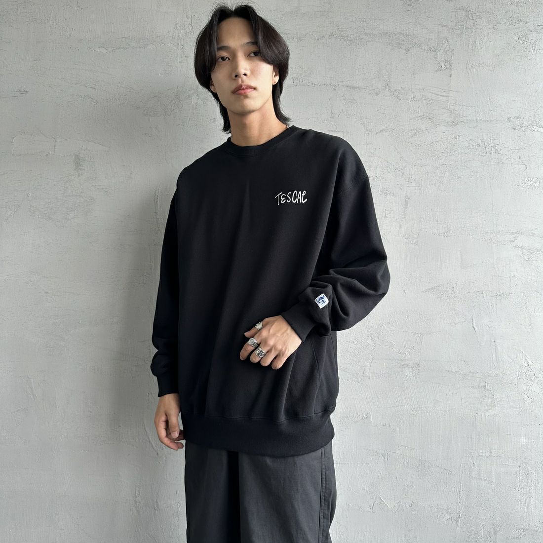 The Endless Summer [エンドレスサマー] 別注 手描き風BUHI バックプリントスウェット [FH-24774502-JF] 01 BLACK &&モデル身長：179cm 着用サイズ：XL&&