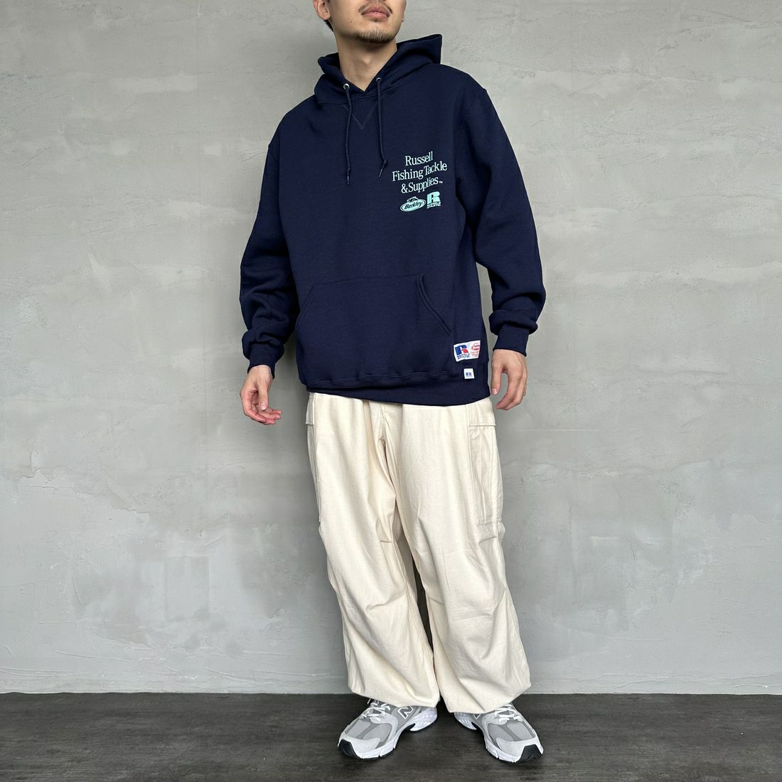 Berkley × RUSSELL ATHLETIC [バークレー × ラッセルアスレチック] 別注 バックプリント スウェットパーカー [RBK-24175IN-JF2] NAVY &&モデル身長：168cm 着用サイズ：L&&