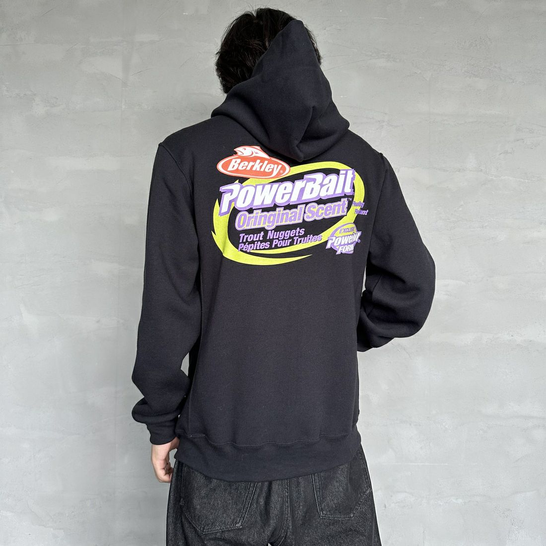 Berkley × RUSSELL ATHLETIC [バークレー × ラッセルアスレチック] 別注 バックプリント スウェットパーカー [RBK-24175IN-JF2] BLACK &&モデル身長：179cm 着用サイズ：M&&