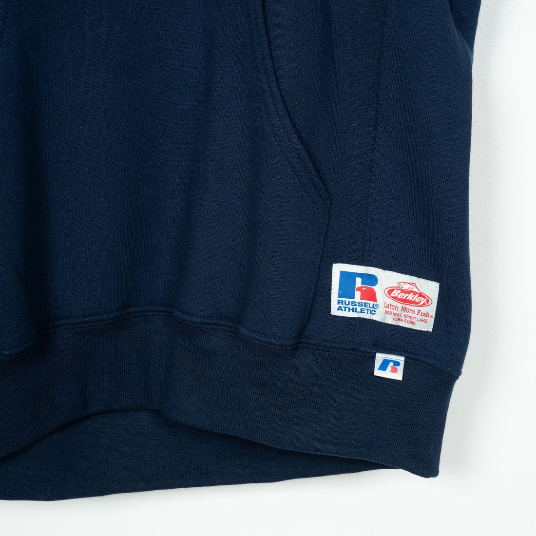 Berkley × RUSSELL ATHLETIC [バークレー × ラッセルアスレチック] 別注 バックプリント スウェットパーカー [RBK-24175IN-JF2] NAVY