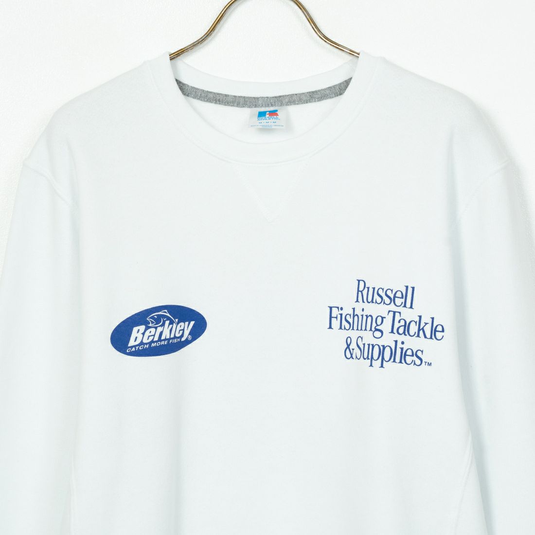Berkley × RUSSELL ATHLETIC [バークレー × ラッセルアスレチック] 別注 CATCH MORE FISH クルーネックスウェット [RBK-24175IN-JF1] WHITE