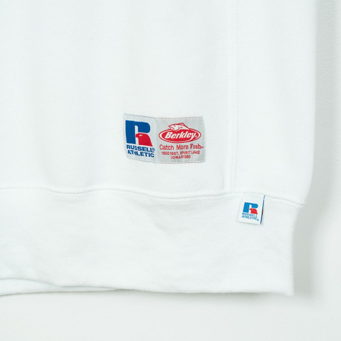 Berkley × RUSSELL ATHLETIC [バークレー × ラッセルアスレチック] 別注 CATCH MORE FISH クルーネックスウェット [RBK-24175IN-JF1] WHITE