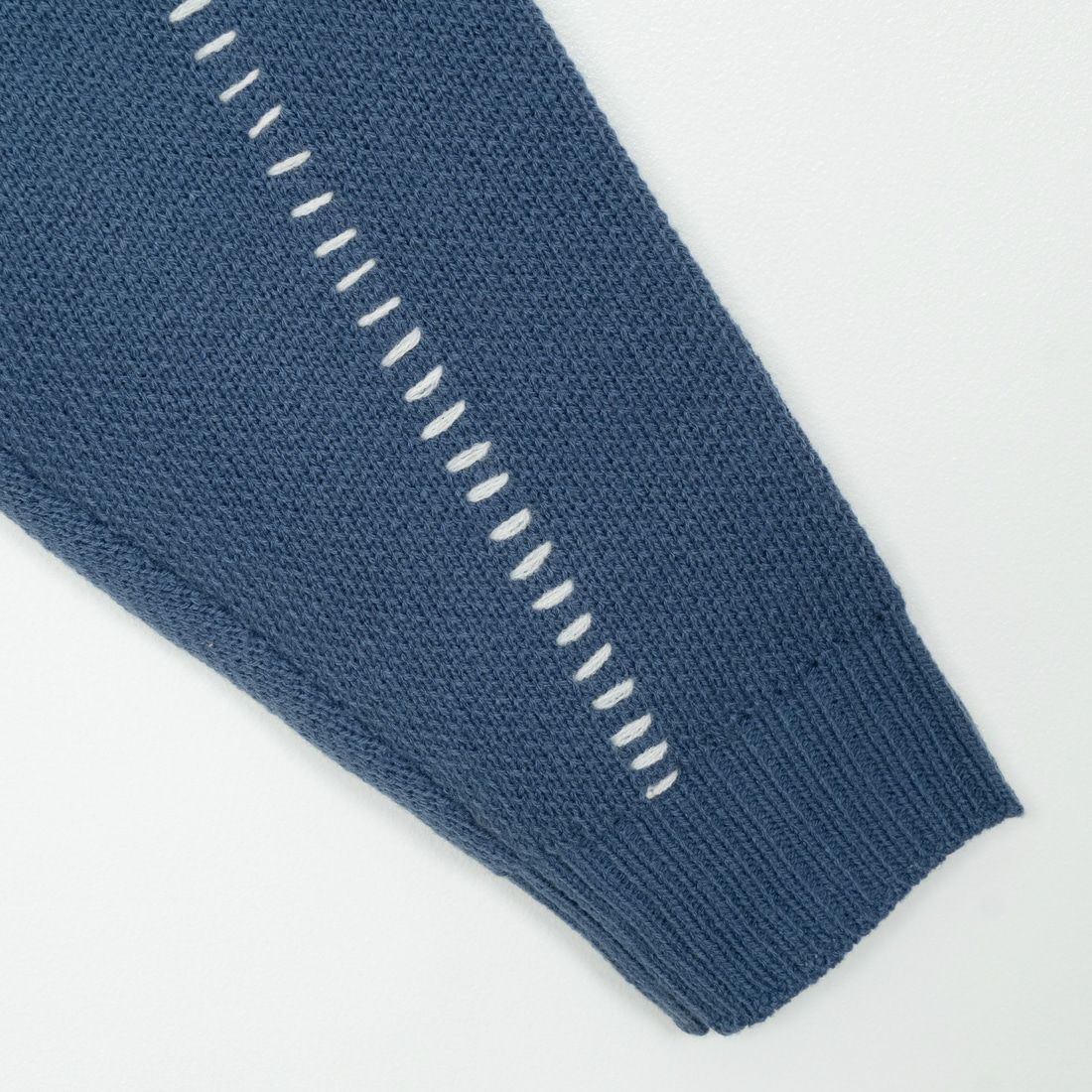 33Degrees [サーティスリーディグリーズ] 手差しステッチクルーネックニット [ND-24751000] 67 BLUEGRY