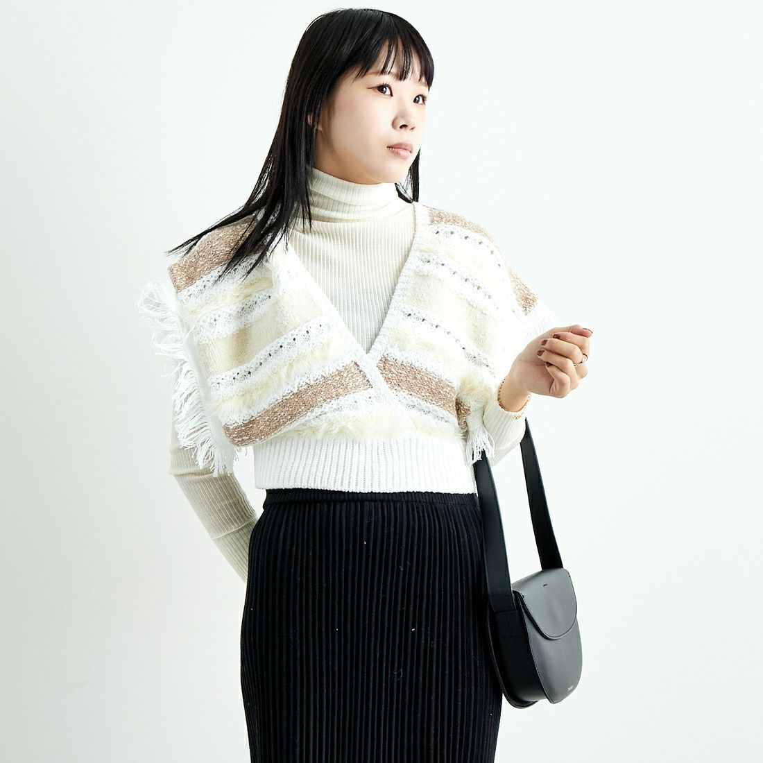 TORRAZZO DONNA [トラッゾドンナ] ファンシーヤーンランダムボーダーベスト [6257-410] 06 O.WHITE &&モデル身長：167cm 着用サイズ：F&&