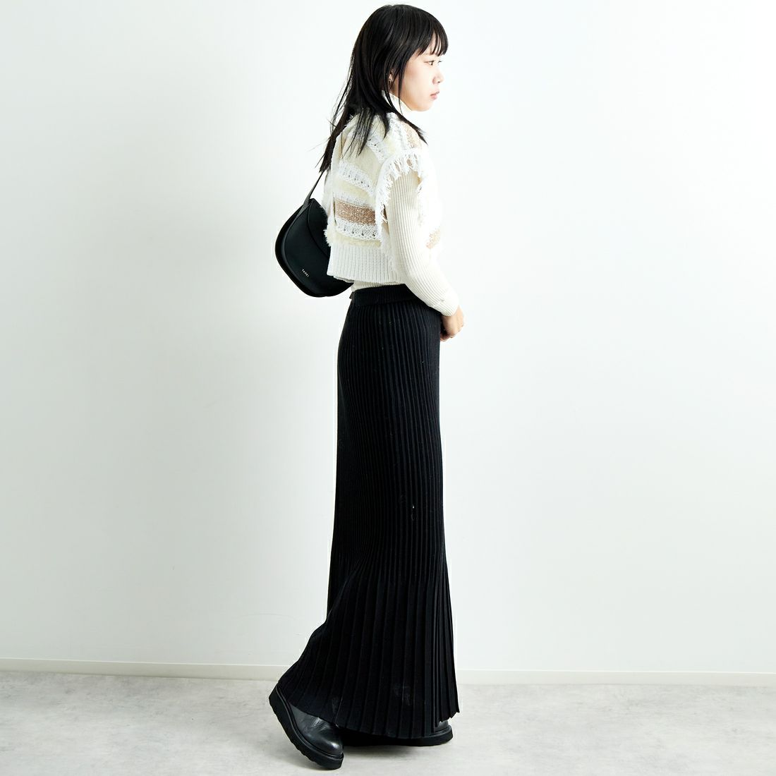 TORRAZZO DONNA [トラッゾドンナ] ファンシーヤーンランダムボーダーベスト [6257-410] 06 O.WHITE &&モデル身長：167cm 着用サイズ：F&&