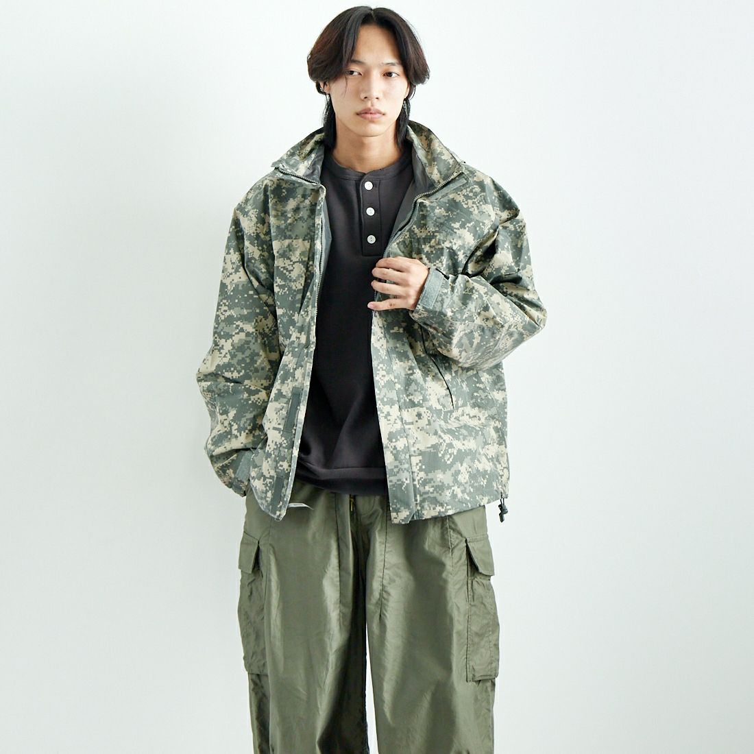 UNIVERSAL&&モデル身長：179cm 着用サイズ：M&&