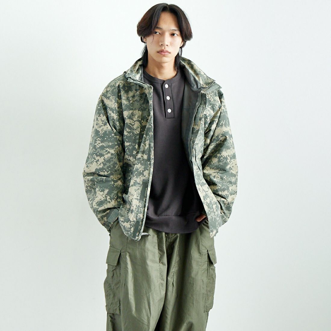 MILITARY [ミリタリー] ECWCS GEN3 LEVEL6 エクストリーム コールドウェットウェザーパーカー [GI-GEN-3-LEVEL-6-ACU] UNIVERSAL &&モデル身長：179cm 着用サイズ：M&&