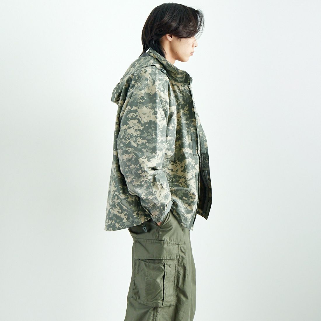 MILITARY [ミリタリー] ECWCS GEN3 LEVEL6 エクストリーム コールドウェットウェザーパーカー [GI-GEN-3-LEVEL-6-ACU] UNIVERSAL &&モデル身長：179cm 着用サイズ：M&&