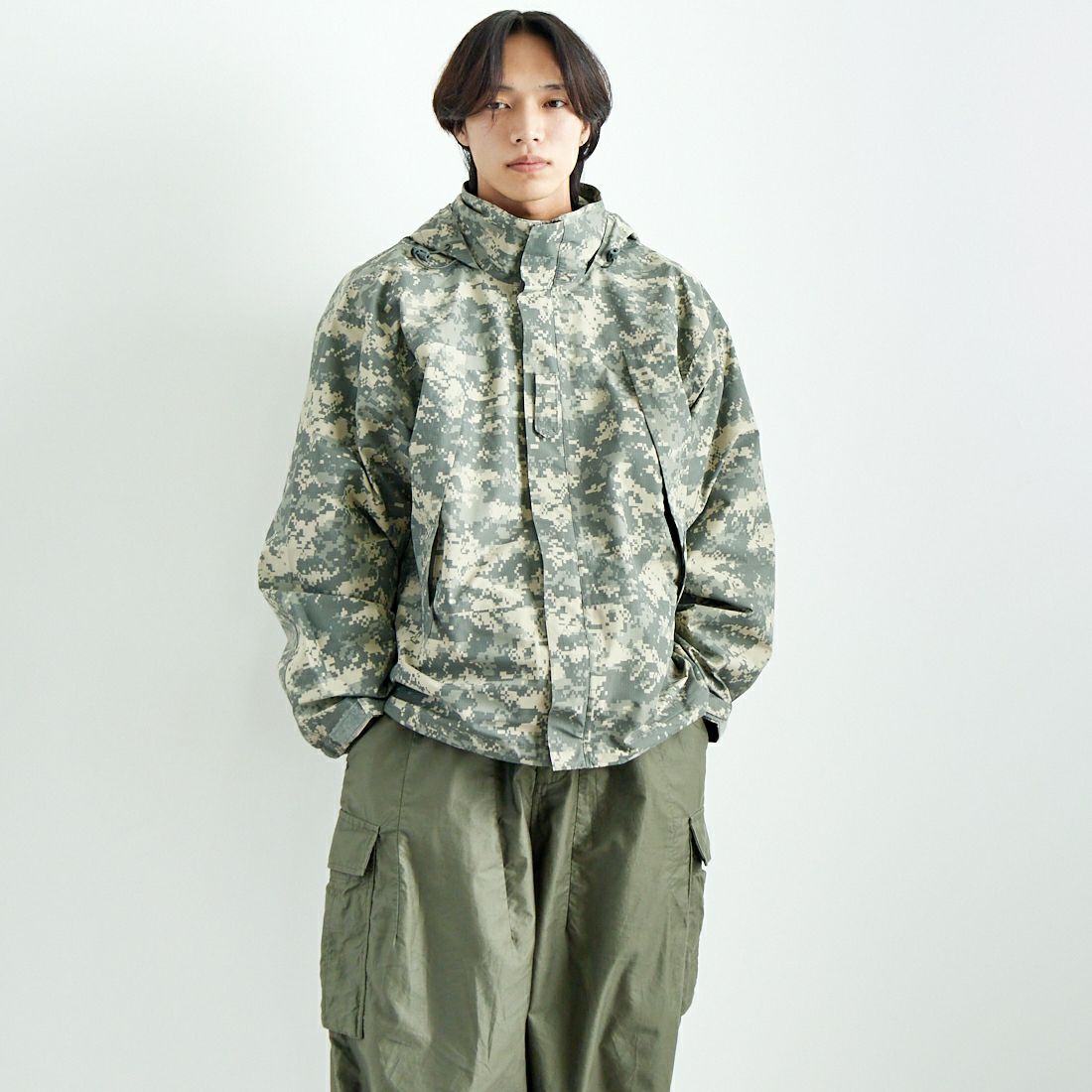 MILITARY [ミリタリー] ECWCS GEN3 LEVEL6 エクストリーム コールドウェットウェザーパーカー [GI-GEN-3-LEVEL-6-ACU] UNIVERSAL &&モデル身長：179cm 着用サイズ：M&&