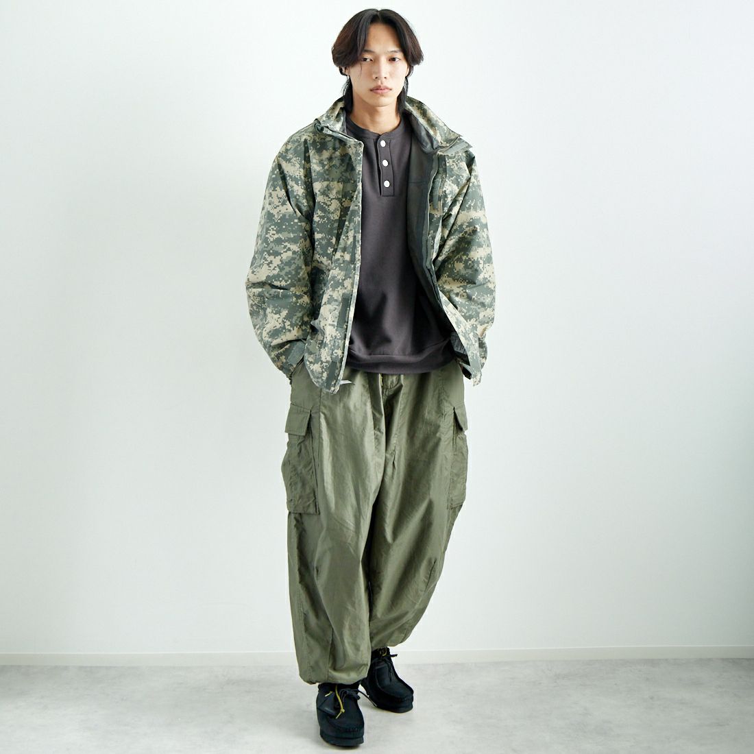 MILITARY [ミリタリー] ECWCS GEN3 LEVEL6 エクストリーム コールドウェットウェザーパーカー [GI-GEN-3-LEVEL-6-ACU] UNIVERSAL &&モデル身長：179cm 着用サイズ：M&&