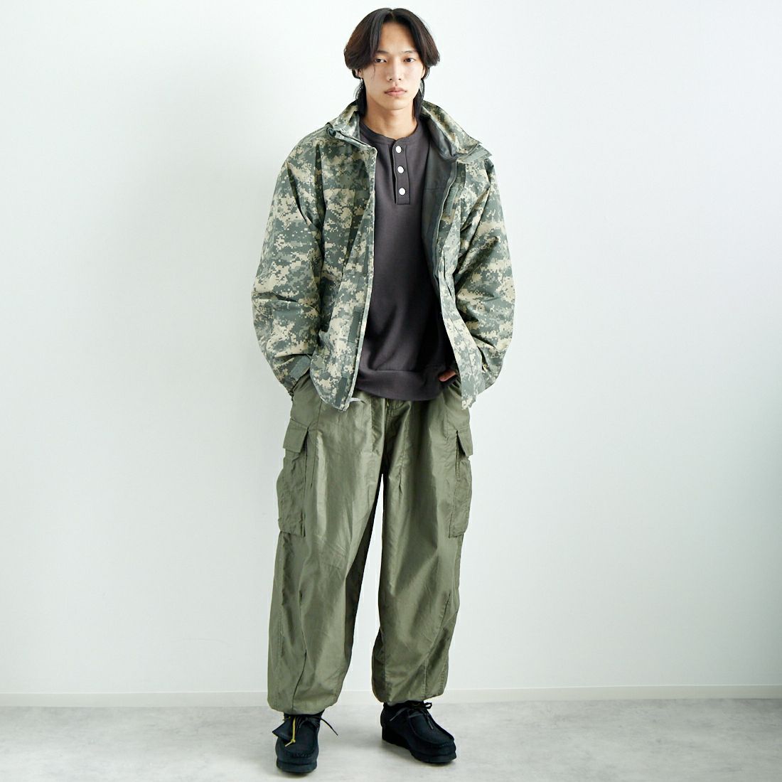 MILITARY [ミリタリー] ECWCS GEN3 LEVEL6 エクストリーム コールドウェットウェザーパーカー [GI-GEN-3-LEVEL-6-ACU] UNIVERSAL &&モデル身長：179cm 着用サイズ：M&&