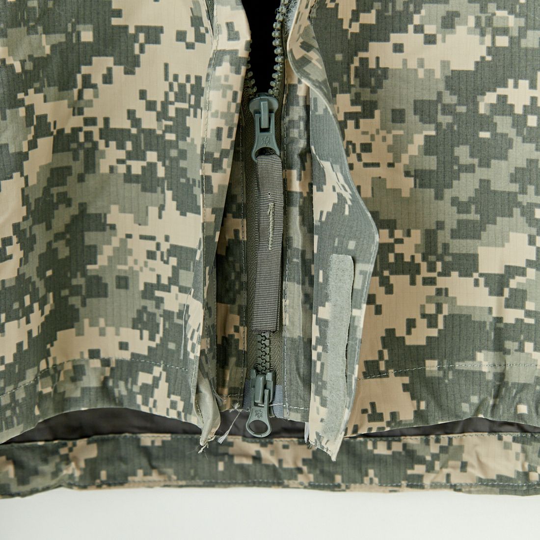 MILITARY [ミリタリー] ECWCS GEN3 LEVEL6 エクストリーム コールドウェットウェザーパーカー [GI-GEN-3-LEVEL-6-ACU] UNIVERSAL