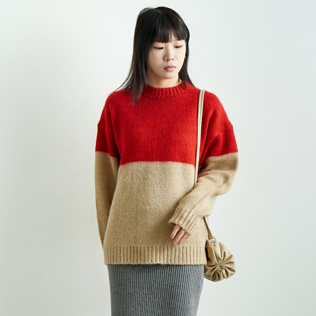 Jf Ready Made [ジェイエフレディメイド] ツートンクルーネックニット [723801] RED/BEG &&モデル身長：167cm 着用サイズ：F&&