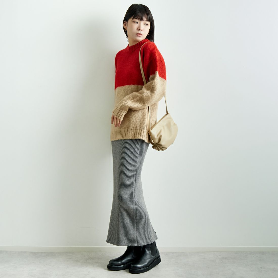 Jf Ready Made [ジェイエフレディメイド] ツートンクルーネックニット [723801] RED/BEG &&モデル身長：167cm 着用サイズ：F&&