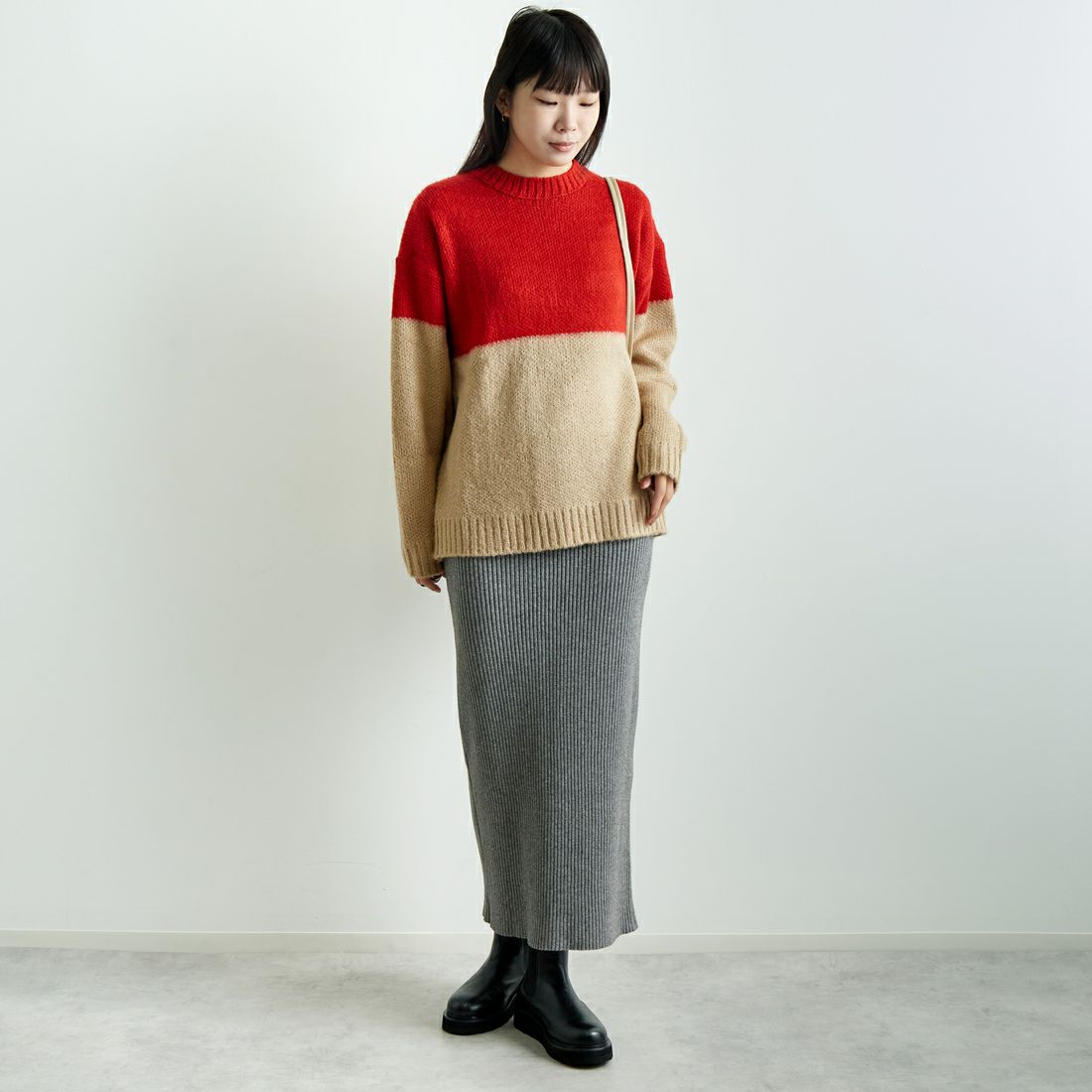 Jf Ready Made [ジェイエフレディメイド] ツートンクルーネックニット [723801] RED/BEG &&モデル身長：167cm 着用サイズ：F&&