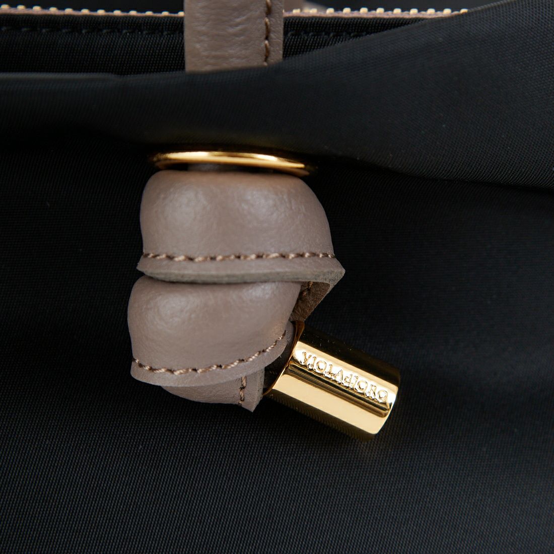 VIOLAd'ORO [ヴィオラドーロ] ノットハンドルナイロントートバッグ [V-2174] BLACK/TAU