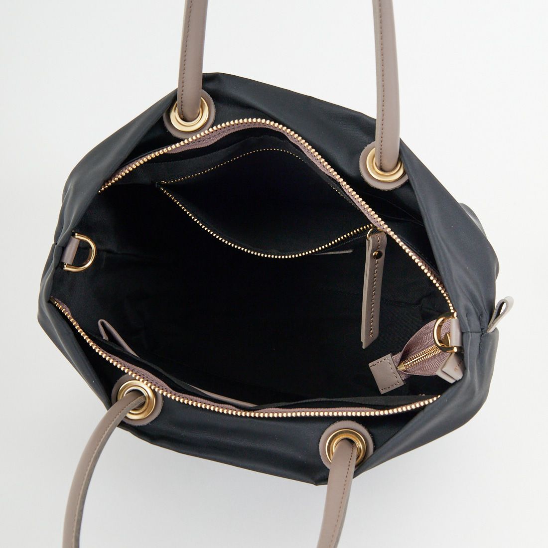 VIOLAd'ORO [ヴィオラドーロ] ノットハンドルナイロントートバッグ [V-2174] BLACK/TAU