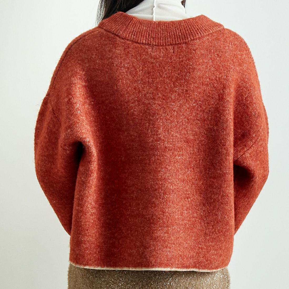 Jf Ready Made [ジェイエフレディメイド] ダブルフェイスVネックニット [3224569] ﾀﾞｰｸｵﾚﾝｼﾞ &&モデル身長：167cm 着用サイズ：F&&