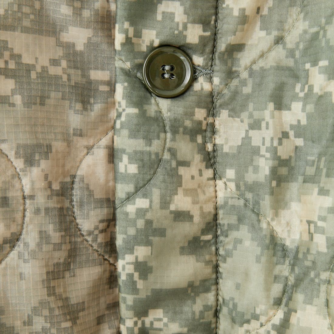 ODDMENT [オッドメント] キルティングロングコート [QUILTING-COAT] ACU CAMO