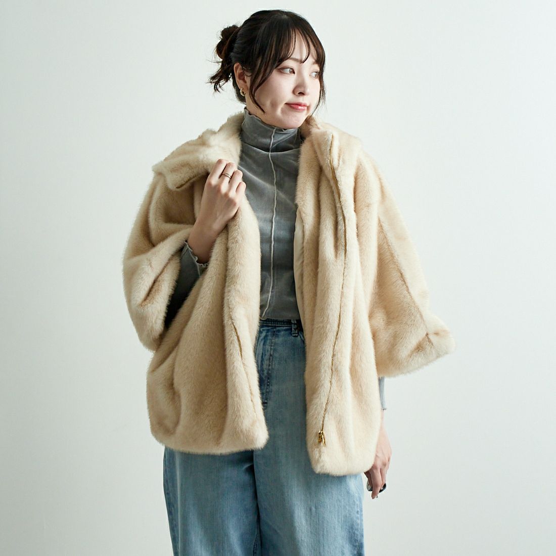 Jeans Factory Clothes [ジーンズファクトリークローズ] ミンク調ファーフードジャケット [VP-2219] IVORY &&モデル身長：167cm 着用サイズ：F&&
