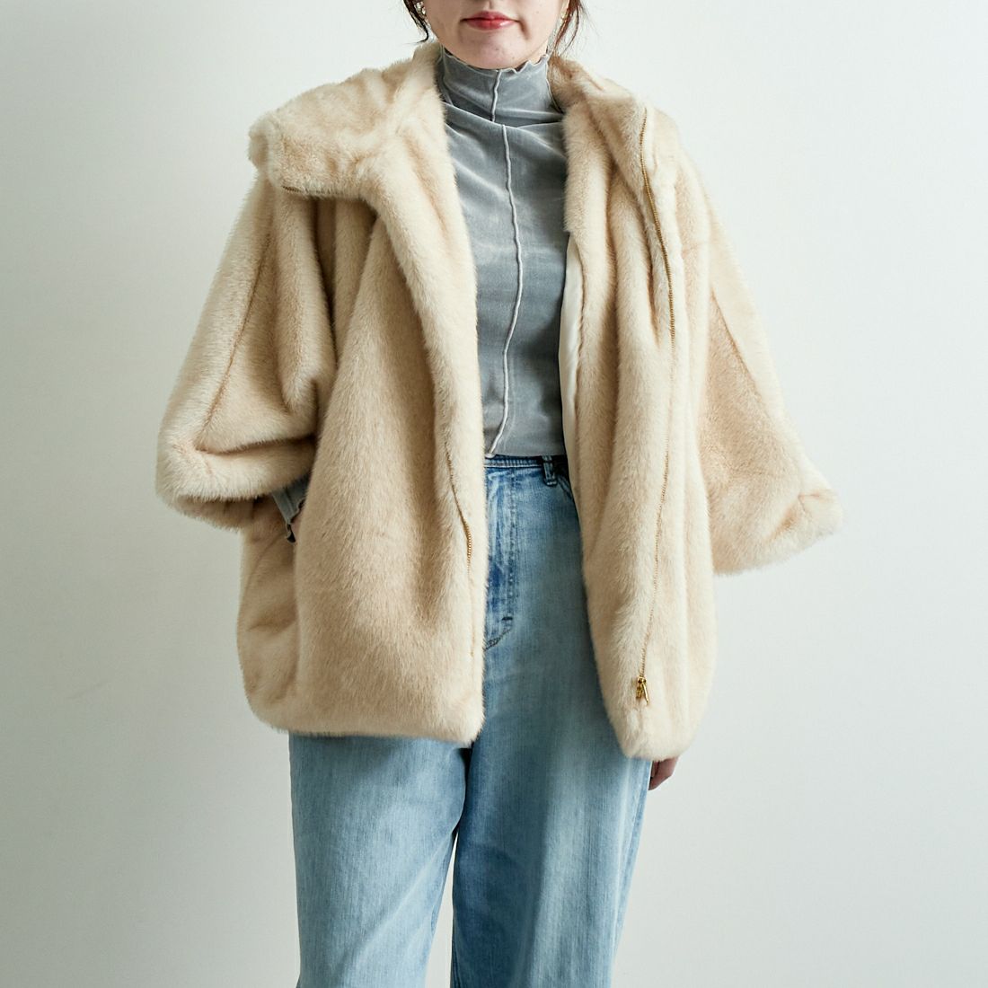 Jeans Factory Clothes [ジーンズファクトリークローズ] ミンク調ファーフードジャケット [VP-2219] IVORY &&モデル身長：167cm 着用サイズ：F&&