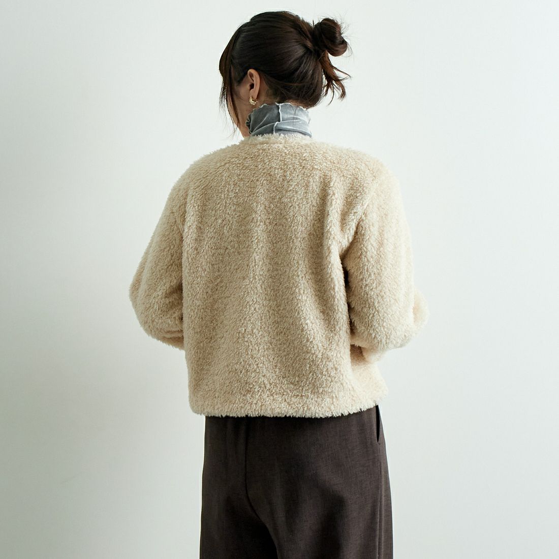 Jeans Factory Clothes [ジーンズファクトリークローズ] カールボアボレロ [21243071] 032 ｴｸﾘｭ &&モデル身長：167cm 着用サイズ：F&&