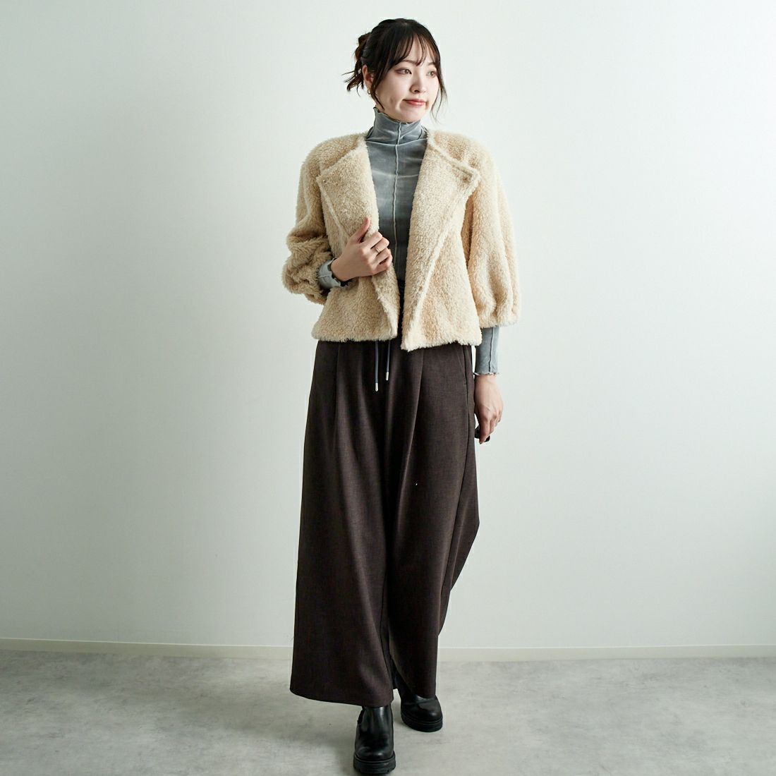 Jeans Factory Clothes [ジーンズファクトリークローズ] カールボアボレロ [21243071] 032 ｴｸﾘｭ &&モデル身長：167cm 着用サイズ：F&&