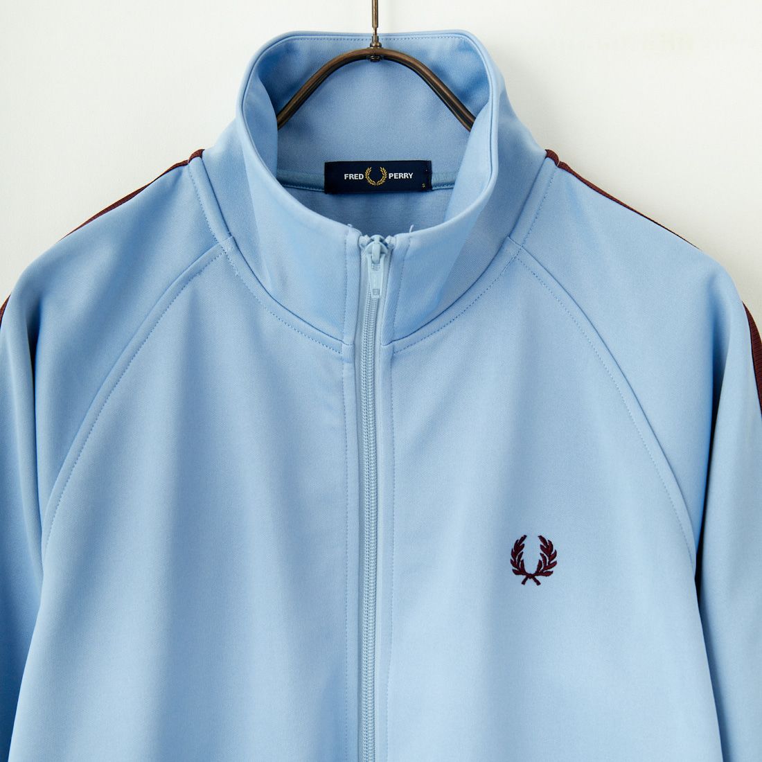FRED PERRY [フレッドペリー] 別注 配色ライントラックジャケット [FPM-24A-025-JF] SKY/OXBLOO