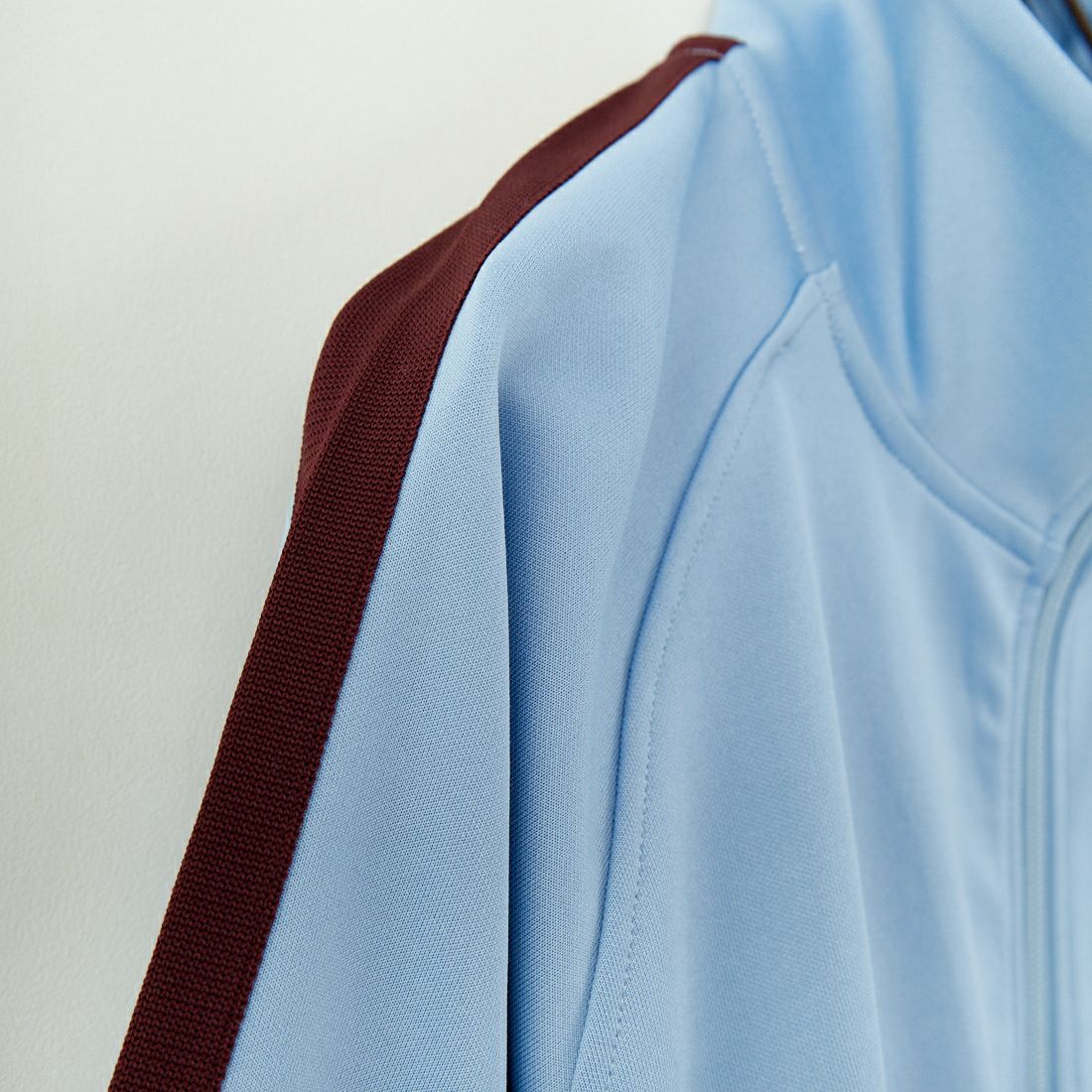 FRED PERRY [フレッドペリー] 別注 配色ライントラックジャケット [FPM-24A-025-JF] SKY/OXBLOO