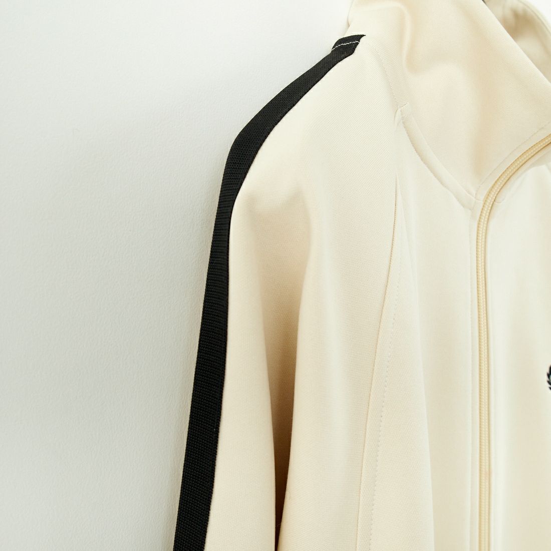 FRED PERRY [フレッドペリー] 別注 配色ライントラックジャケット [FPM-24A-025-JF] OAT/BLK