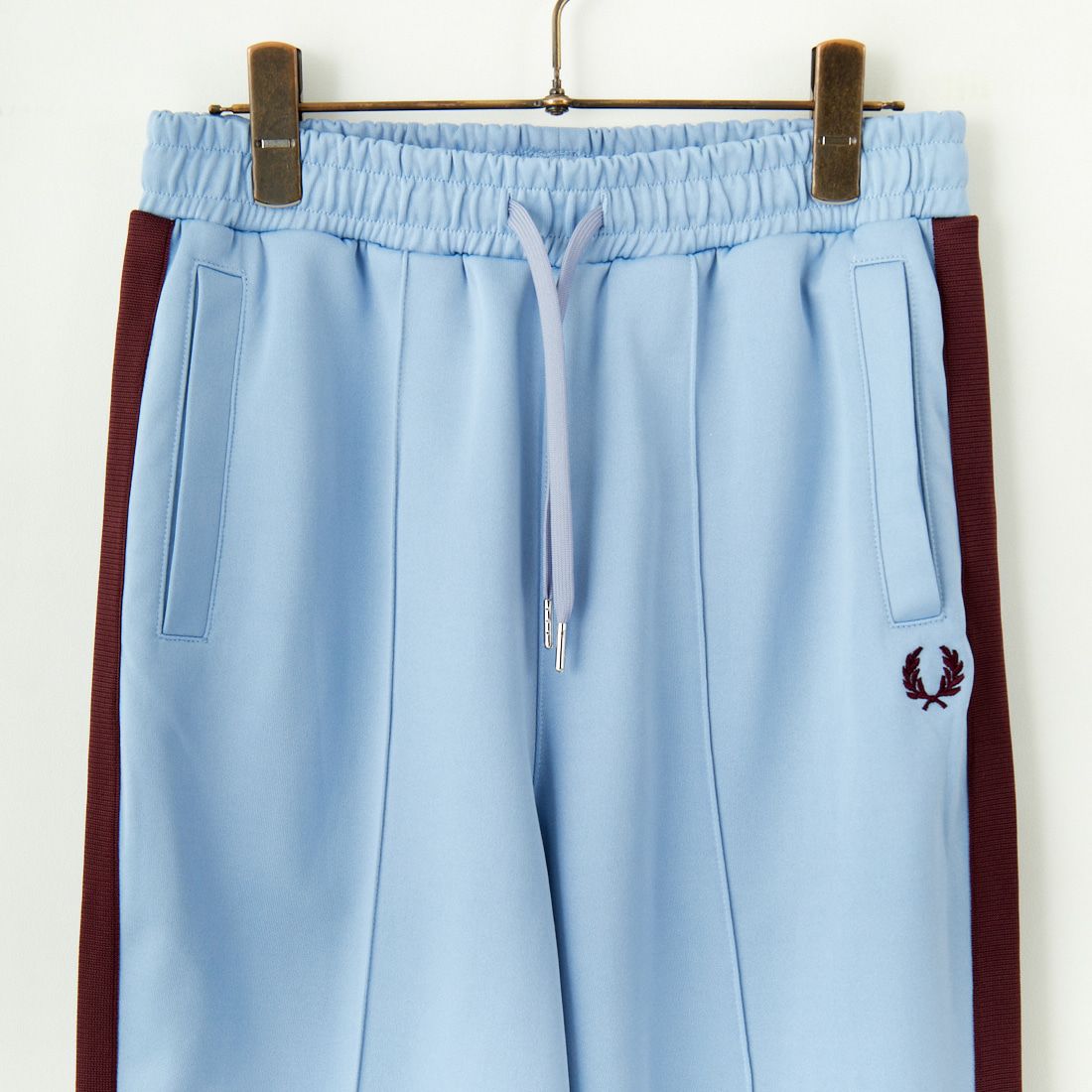 FRED PERRY [フレッドペリー] 別注 配色ライントラックパンツ [FPM-24A-026-JF] SKY/OXBLOO