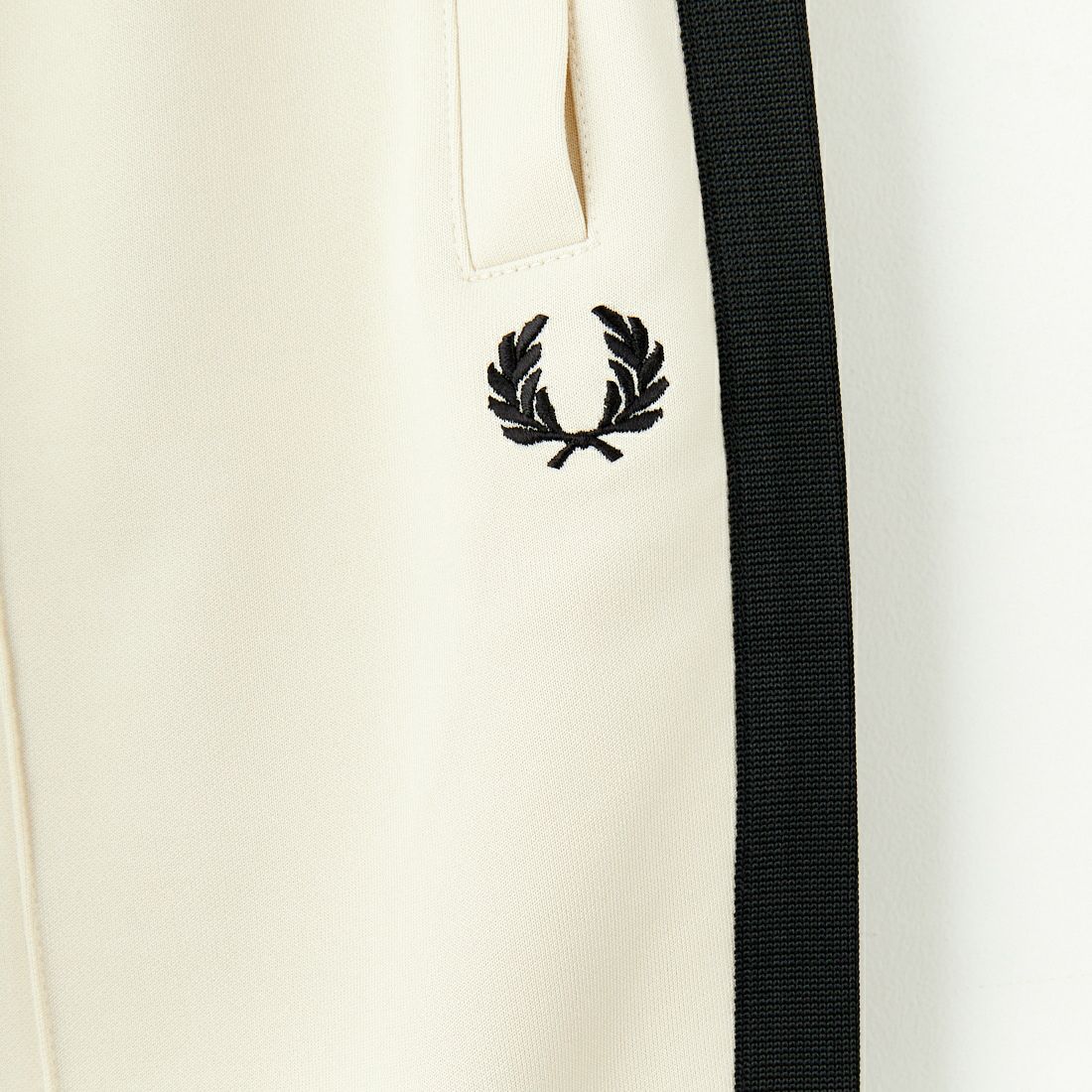 FRED PERRY [フレッドペリー] 別注 配色ライントラックパンツ [FPM-24A-026-JF] OAT/BLK